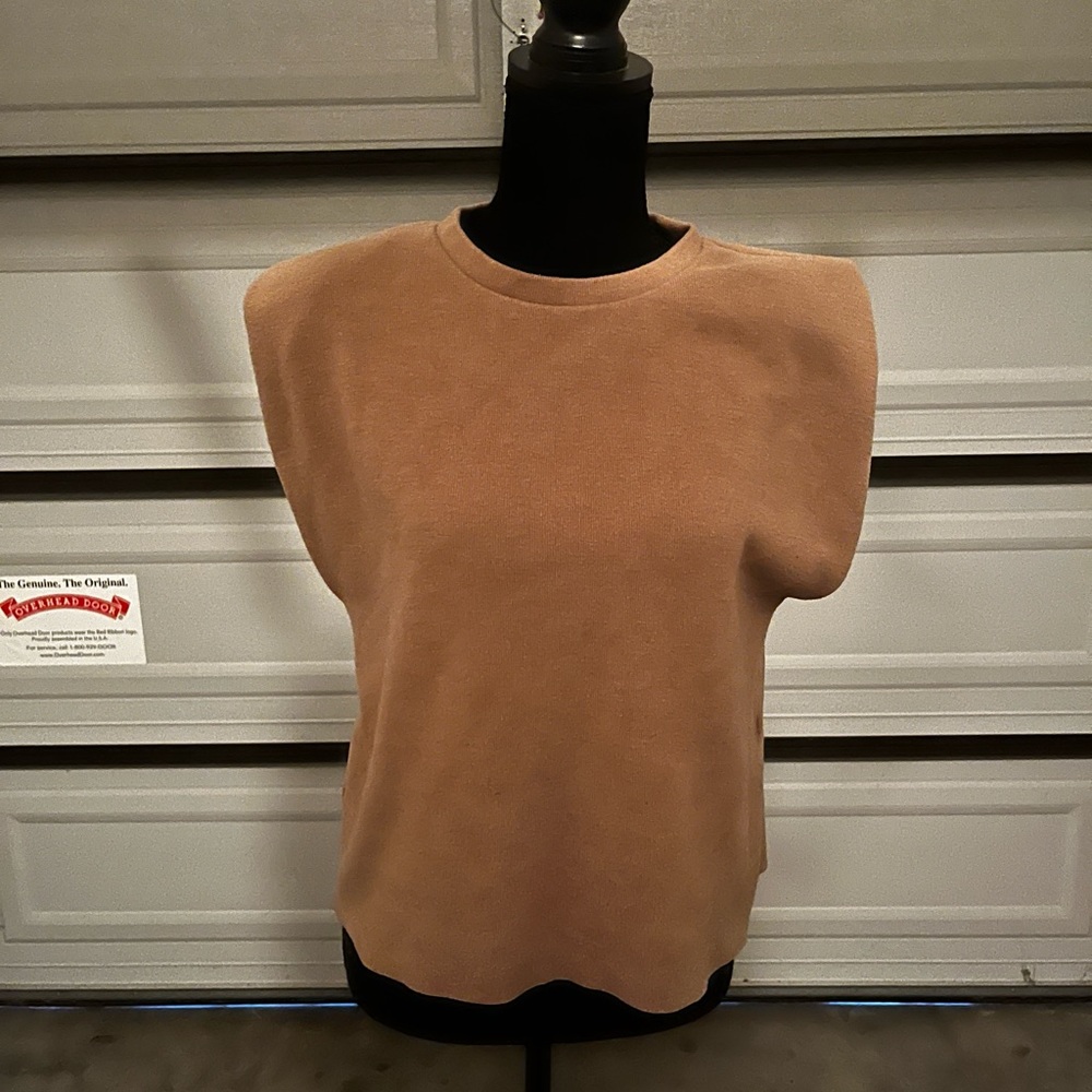 High shoulder top